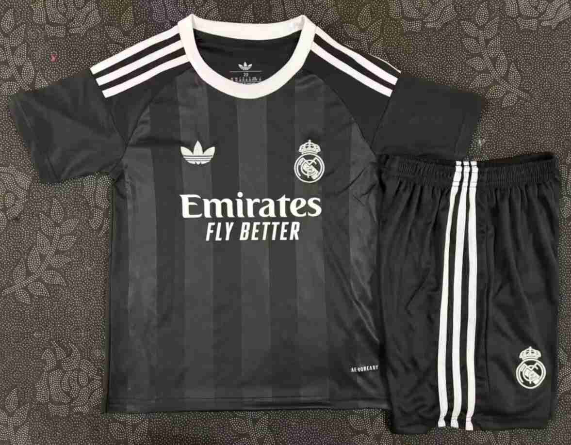 Camiseta Real Madrid Conjunto Niños Portero 2025 2026 Negro Camiseta Real Madrid Conjunto Ninos Portero 2025 2026 Negro
