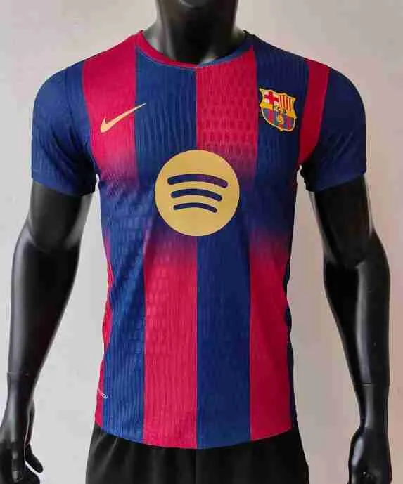 Camisetas de fútbol: Los números que definen leyendas (y cómo lucirlos barato) 💸 Camisetas Baratas del Barcelona 2025 1